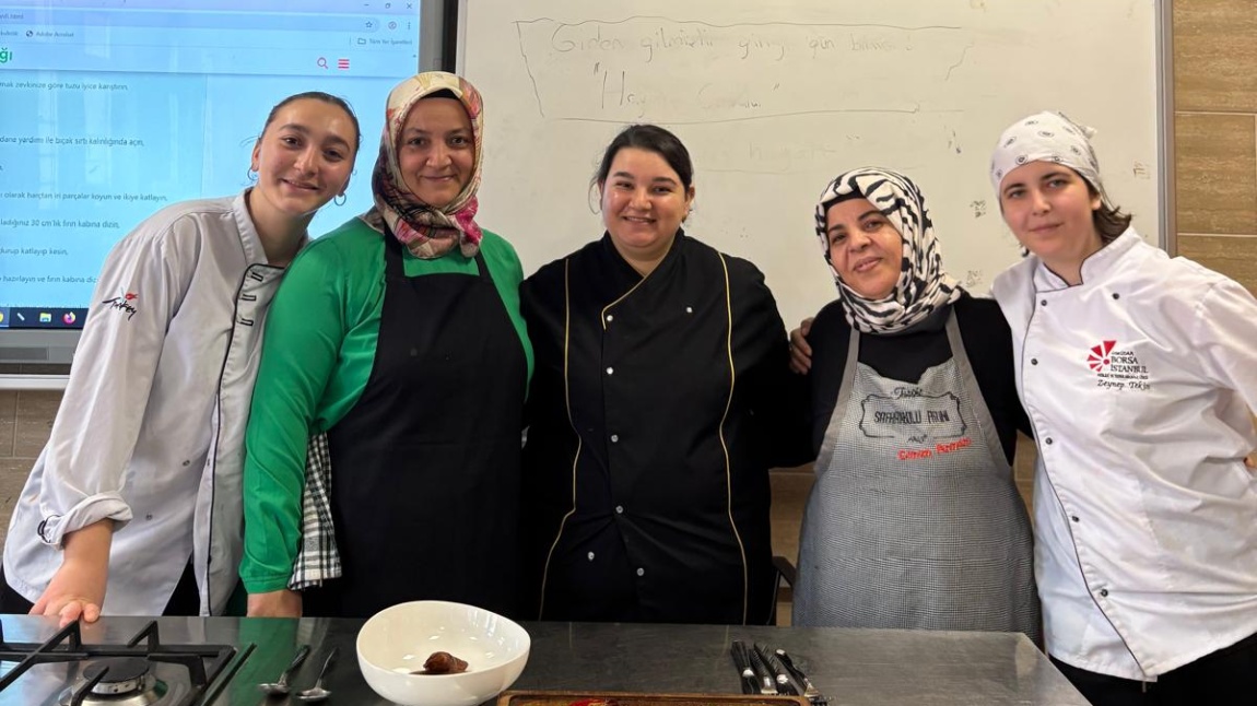 ANNE KIZ MUTFAKTA YÖRESEL YEMEK ETKİNLİĞİ